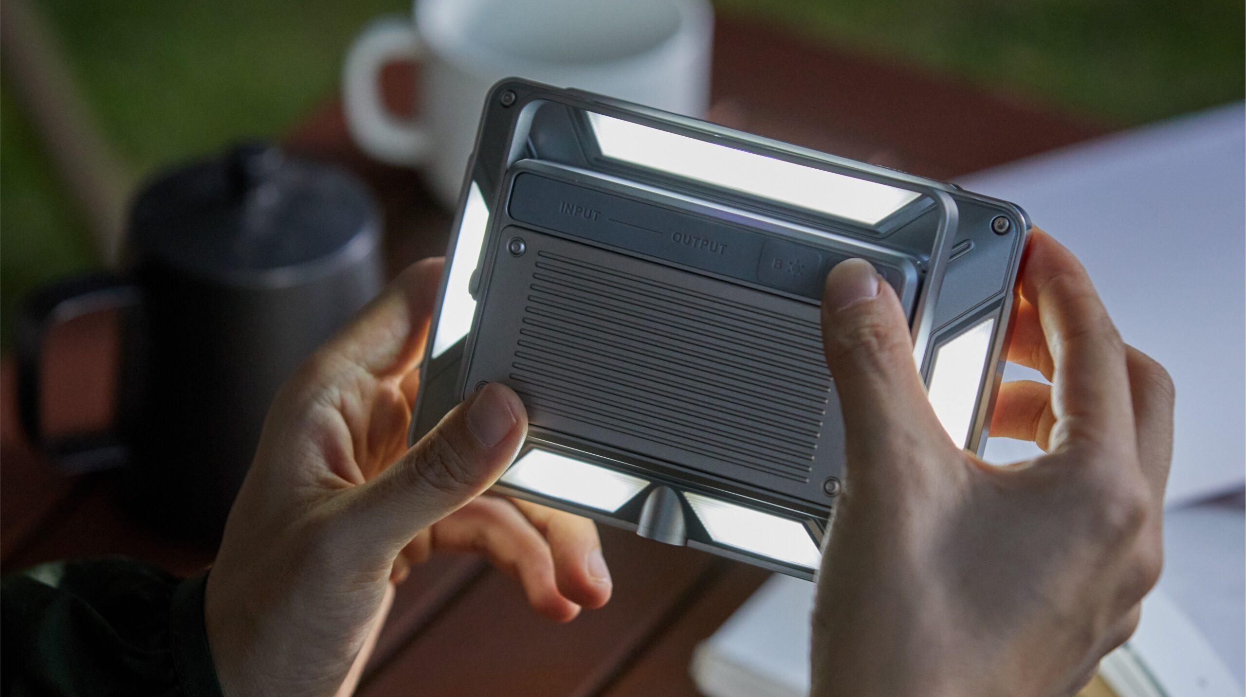Alonery camping light with 9000mAh rechargeable battery