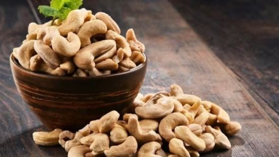 There Are Many Health Benefits Associated Cashews For Men